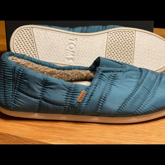 TOMS - Picture 2 of 3